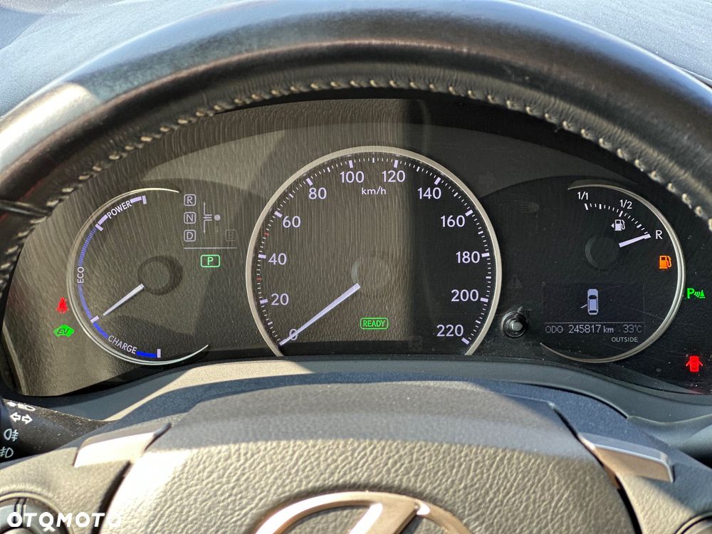 Lexus CT - 12