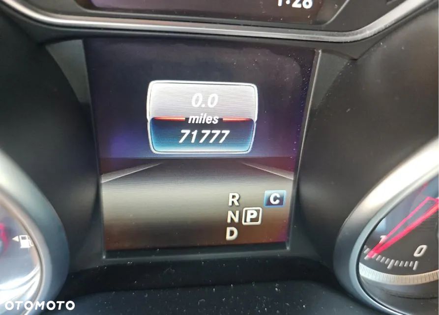 Mercedes-Benz CLA 250 4-Matic AMG Line - 12