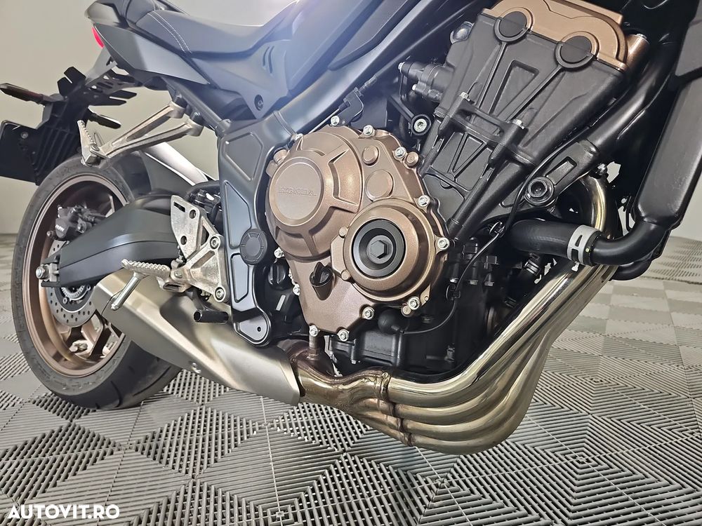 Honda CB 650R - 12
