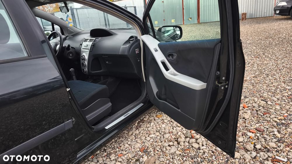 Toyota Yaris - 22