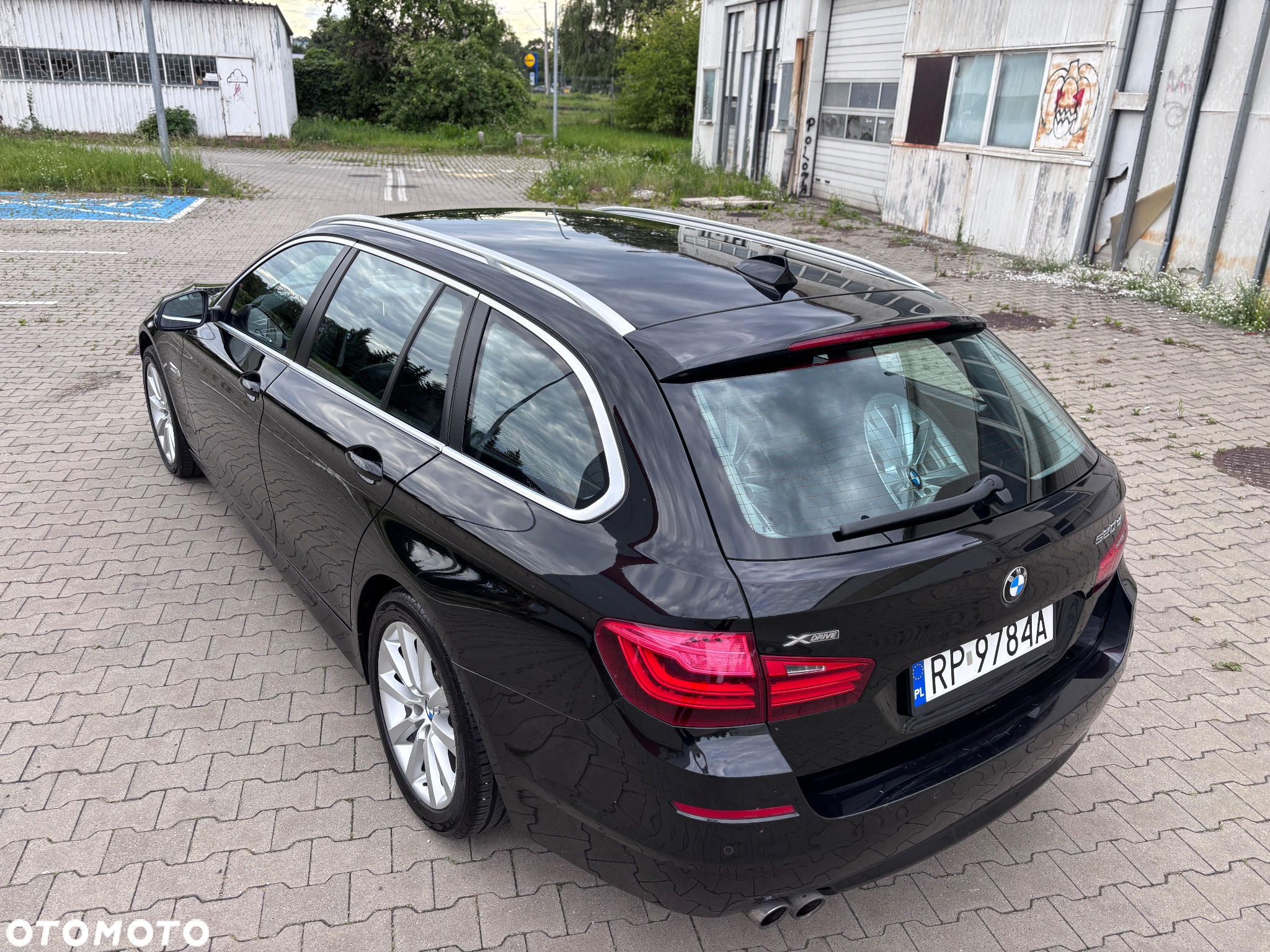 BMW Seria 5 520d xDrive - 29