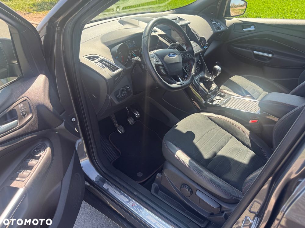 Ford Kuga 1.5 EcoBoost 2x4 ST-Line - 9