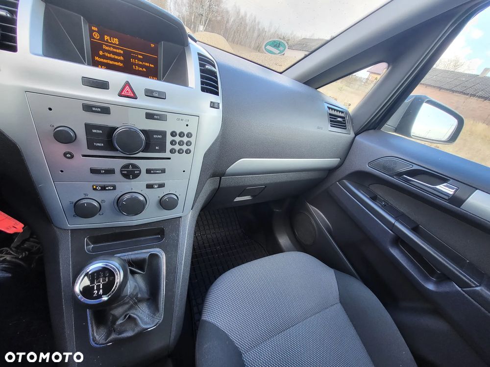 Opel Zafira 1.8 Family Plus - 26