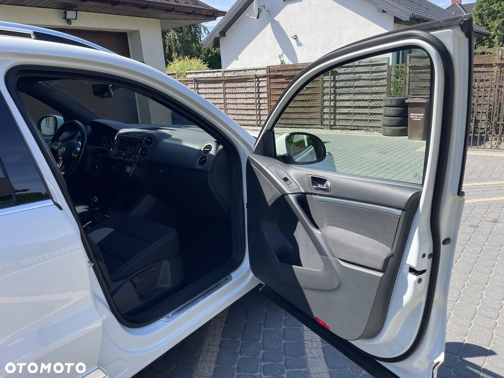 Volkswagen Tiguan 2.0 TDI DPF 4Motion BlueMotion Technology Sport & Style - 33