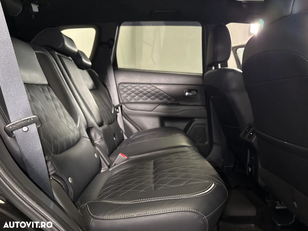 Mitsubishi Outlander - 13