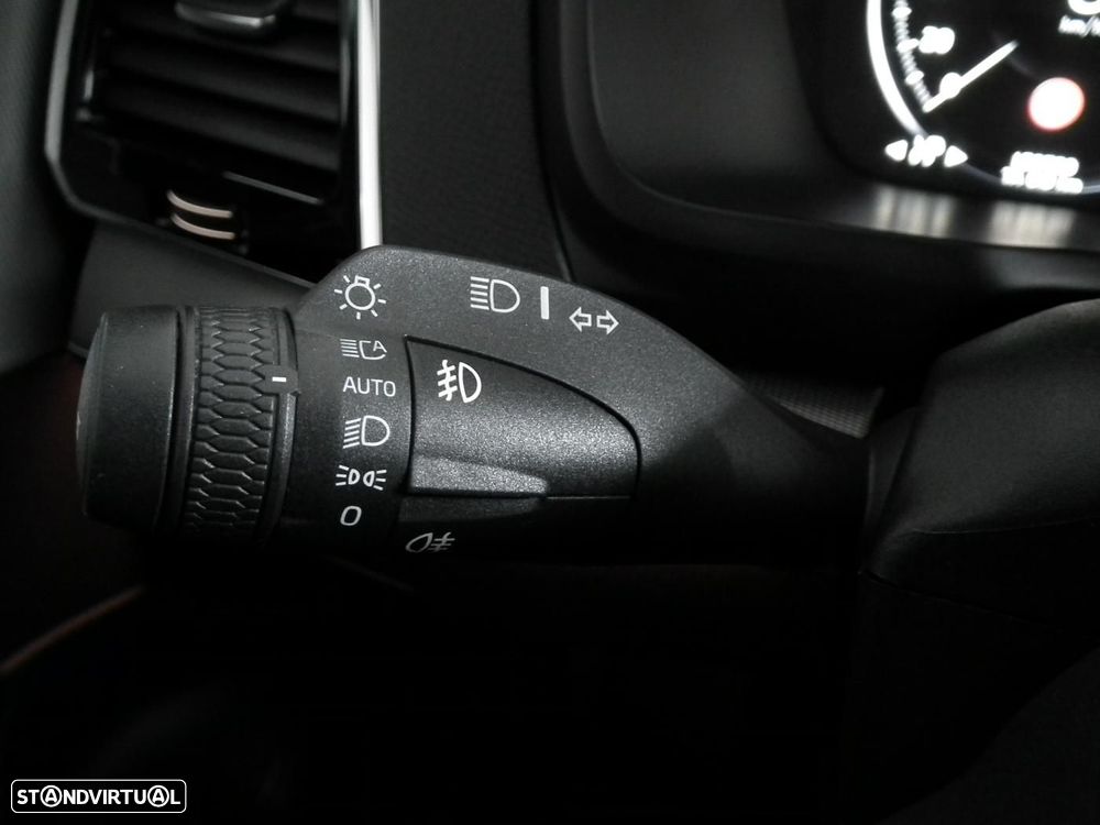 Volvo XC 90 2.0 D4 R-Design - 29