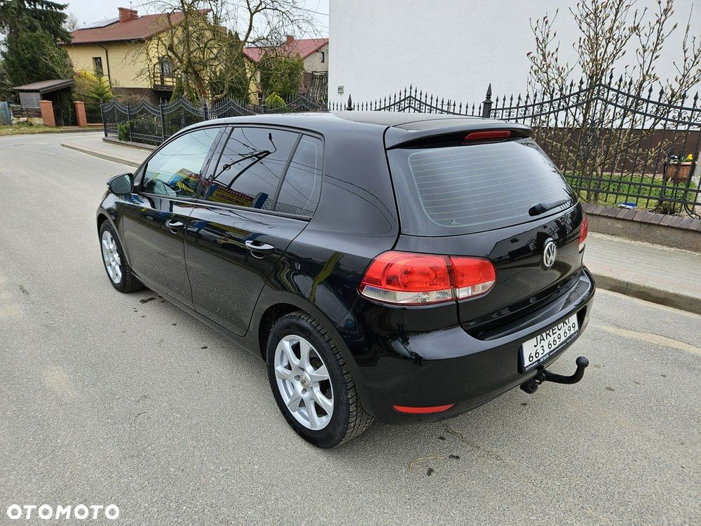 Volkswagen Golf - 6