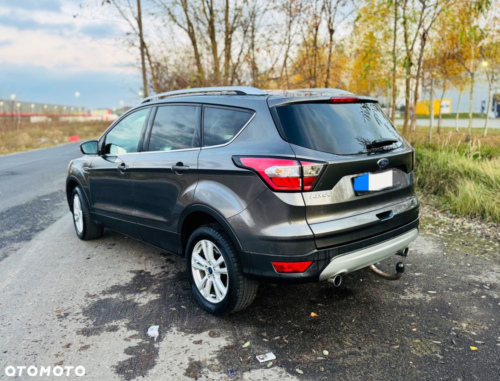 Ford Kuga 1.5 TDCi 2x4 Titanium - 4