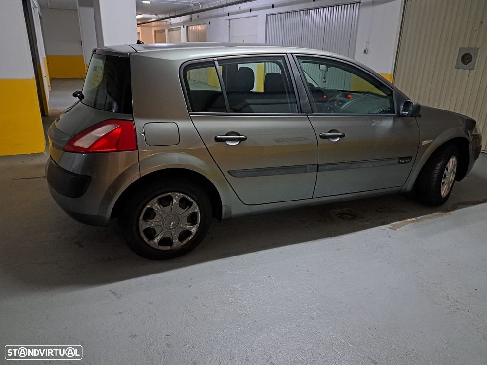 Renault Mégane 1.4 Confort Authentique - 8