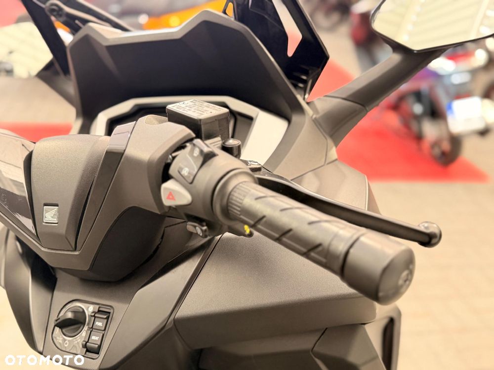Honda NSS - 8