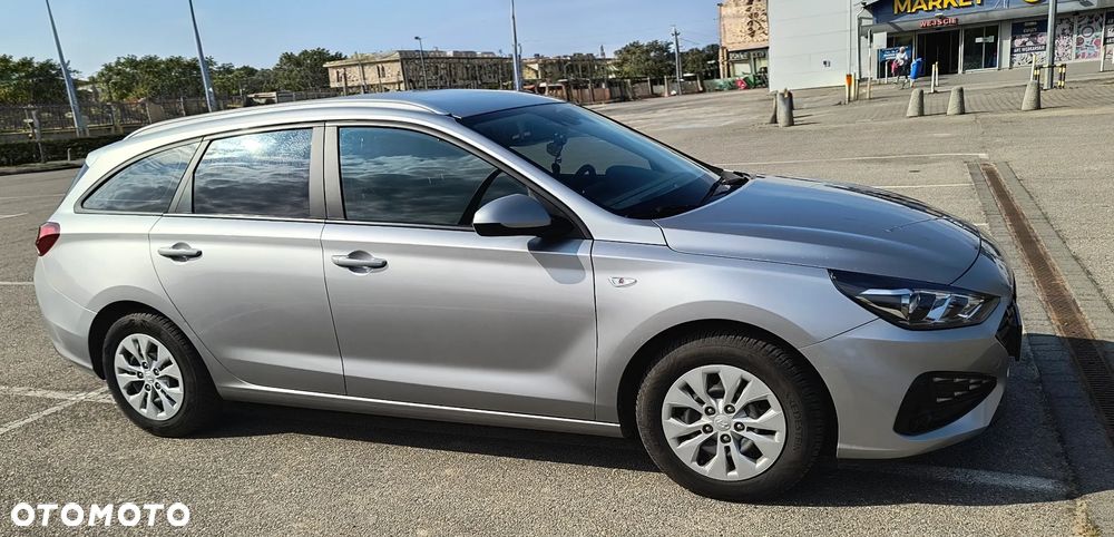 Hyundai i30 1.6 D Classic + - 19