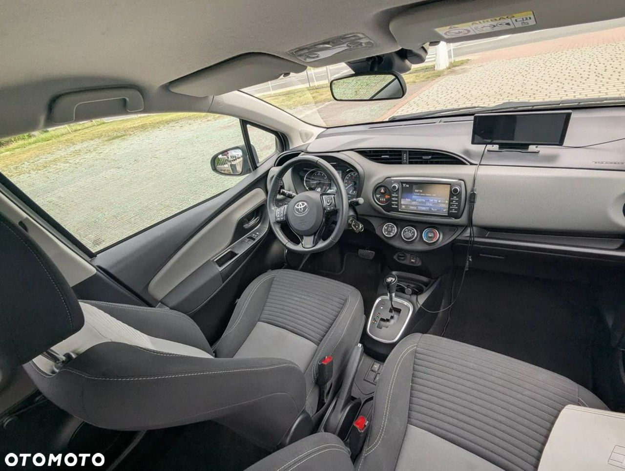Toyota Yaris 1.5 Dynamic CVT - 19