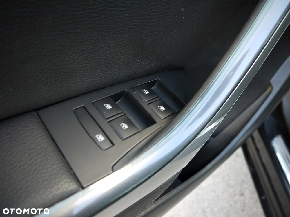 Opel Astra IV 1.4 T Executive - 30