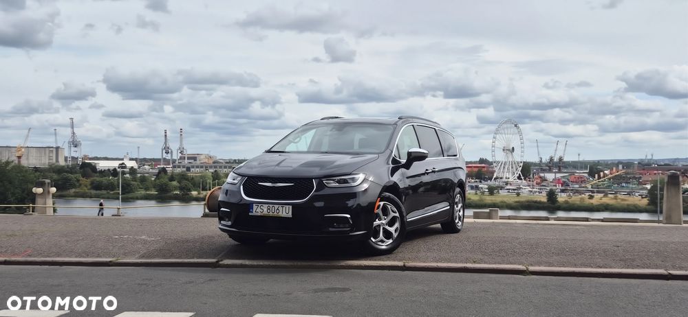 Chrysler Pacifica - 1