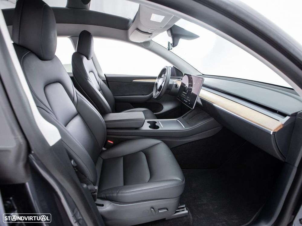 Tesla Model Y Long Range Dual Motor AWD - 10