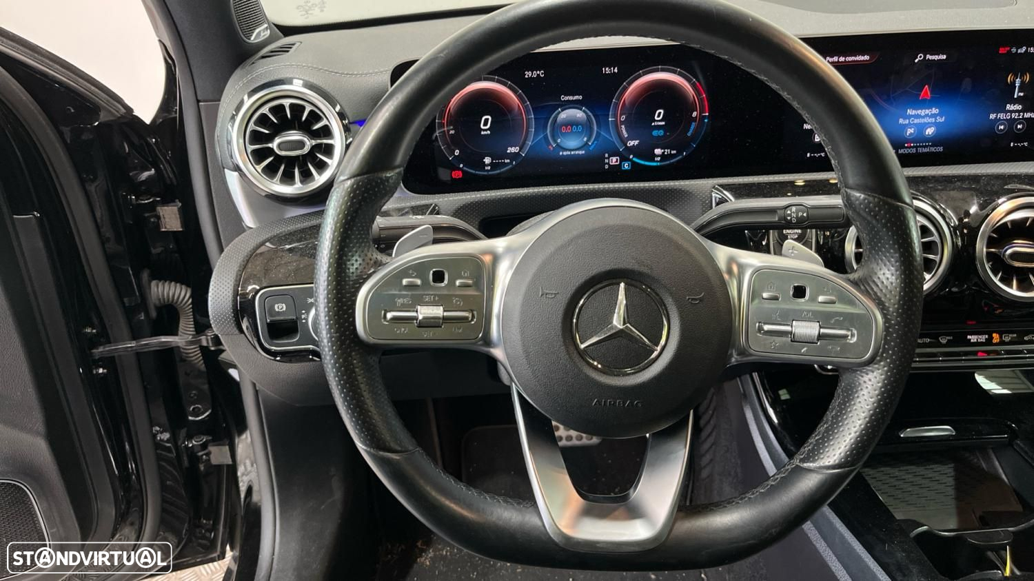 Mercedes-Benz A 250 Limousine e AMG Line - 20