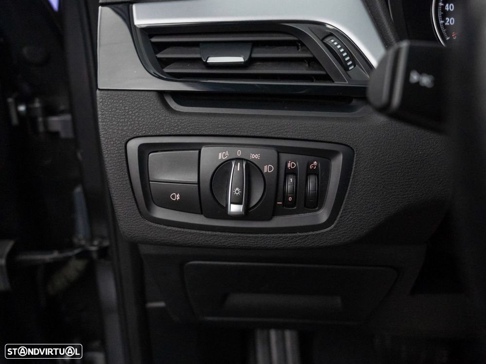 BMW X1 25 e xDrive Corporate Edition - 18