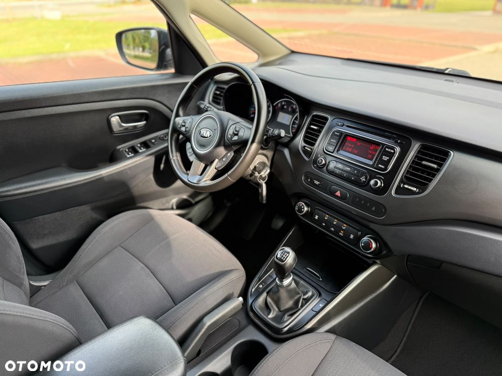 Kia Carens - 15