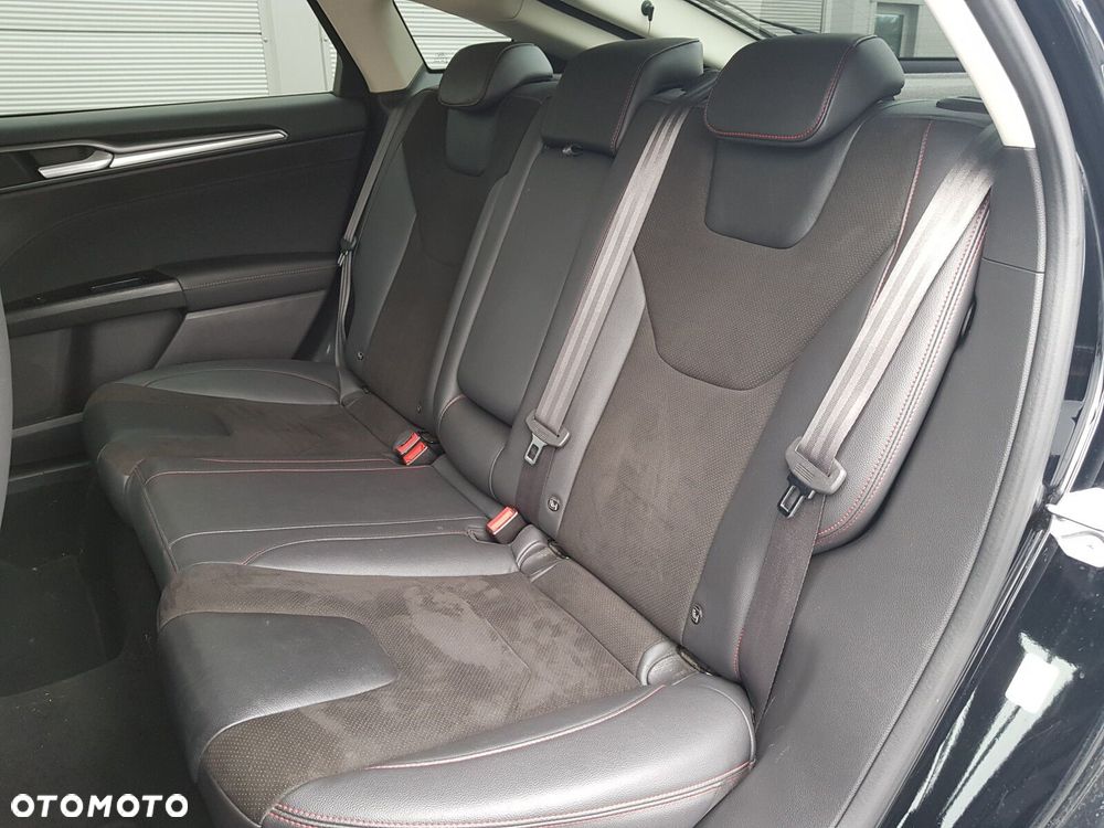 Ford Mondeo 2.0 TDCi Bi-Turbo Titanium PowerShift - 29