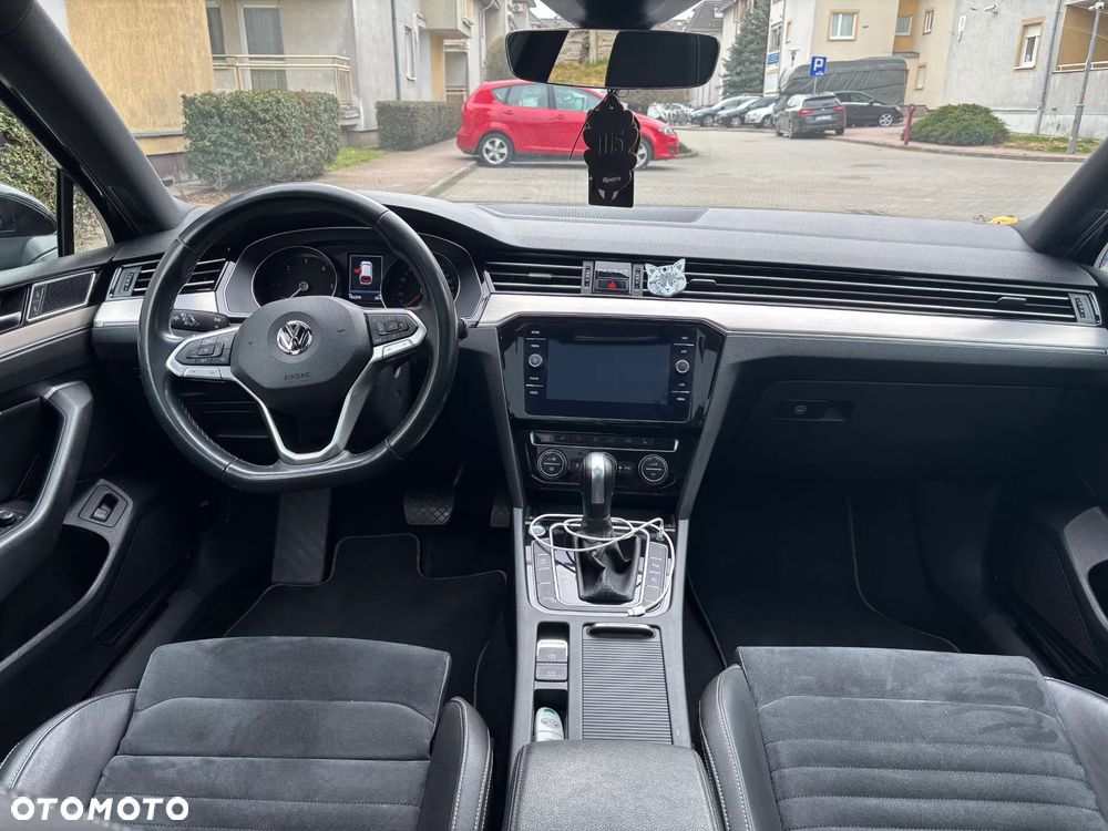 Volkswagen Passat 2.0 TDI SCR DSG Elegance - 25