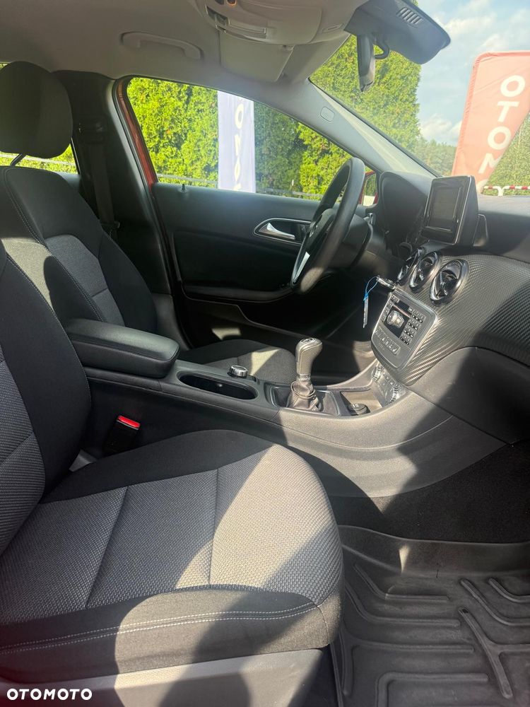 Mercedes-Benz GLA 200 UrbanStyle Edition - 9