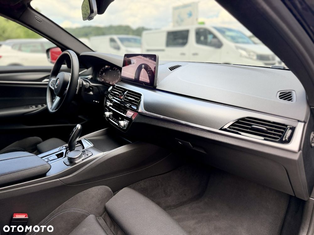BMW Seria 5 520d xDrive M Sport Edition - 29