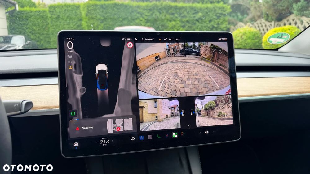 Tesla Model Y Long Range AWD - 22