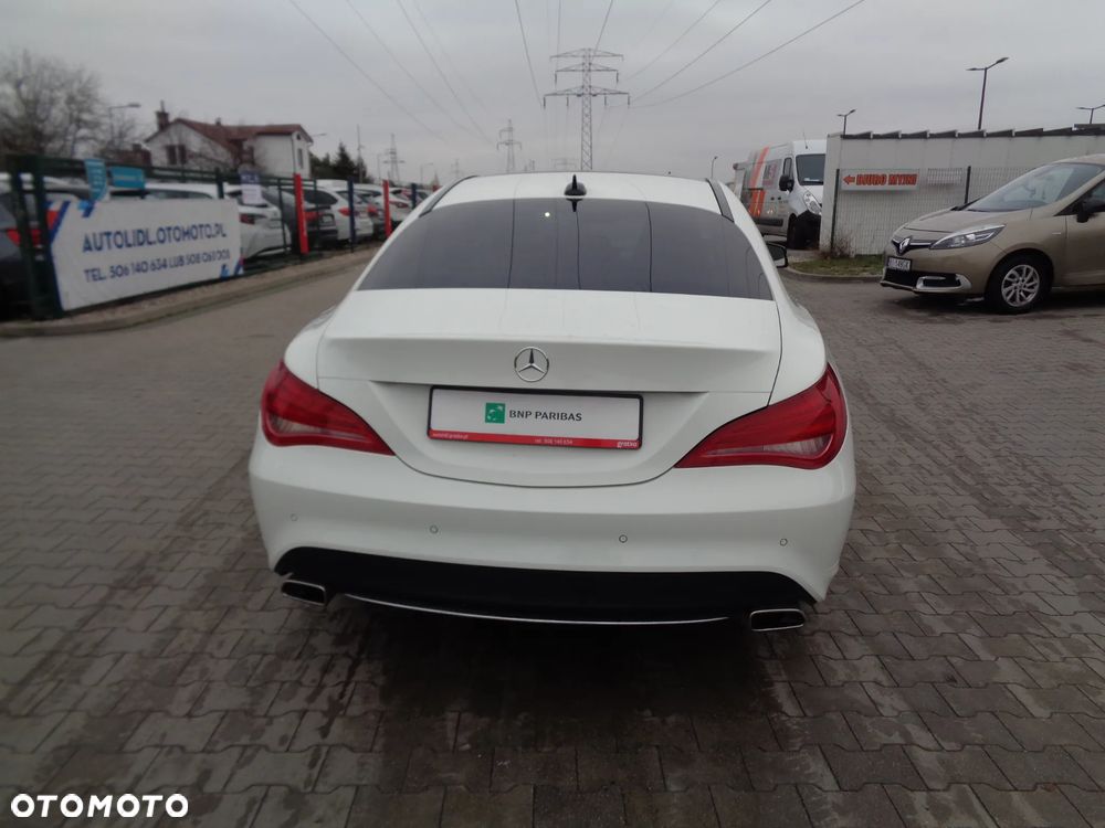 Mercedes-Benz CLA 180 Urban - 8