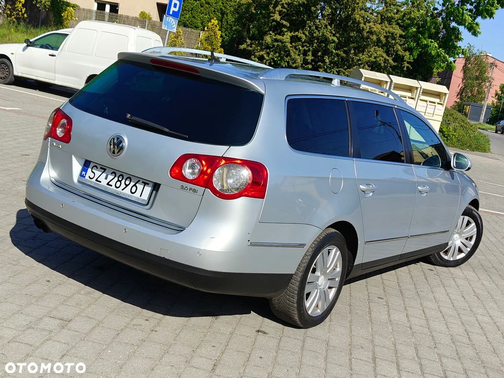Volkswagen Passat 2.0 FSI Comfortline - 2