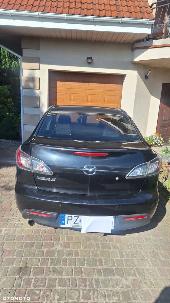 Mazda 3 2.0 Exclusive + - 8