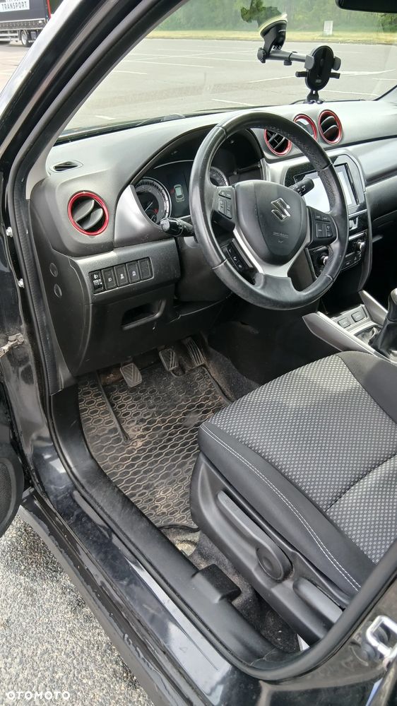 Suzuki Vitara 1.0 Boosterjet Premium 2WD - 8