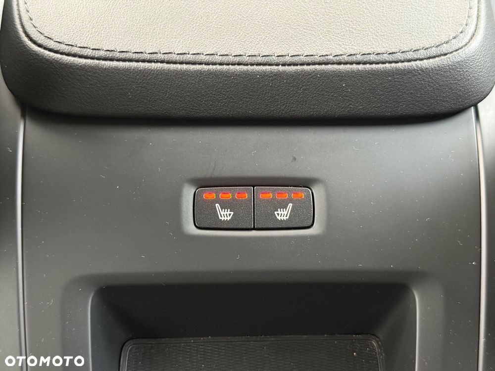 Volvo XC 90 B5 D AWD Plus Bright 7os - 27