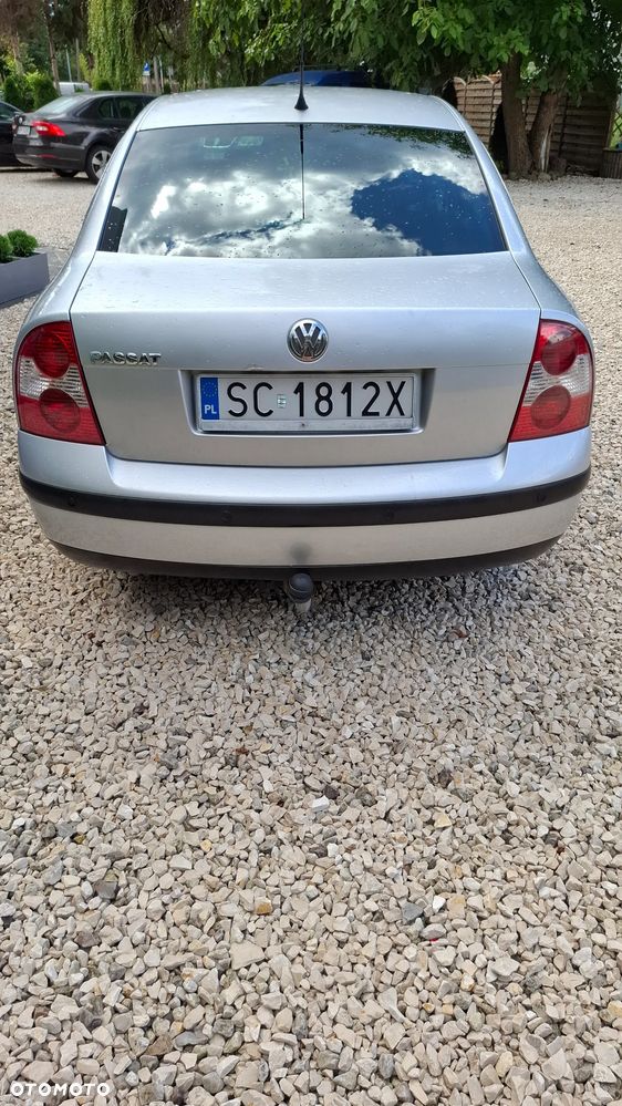 Volkswagen Passat 1.6 Comfortline - 12