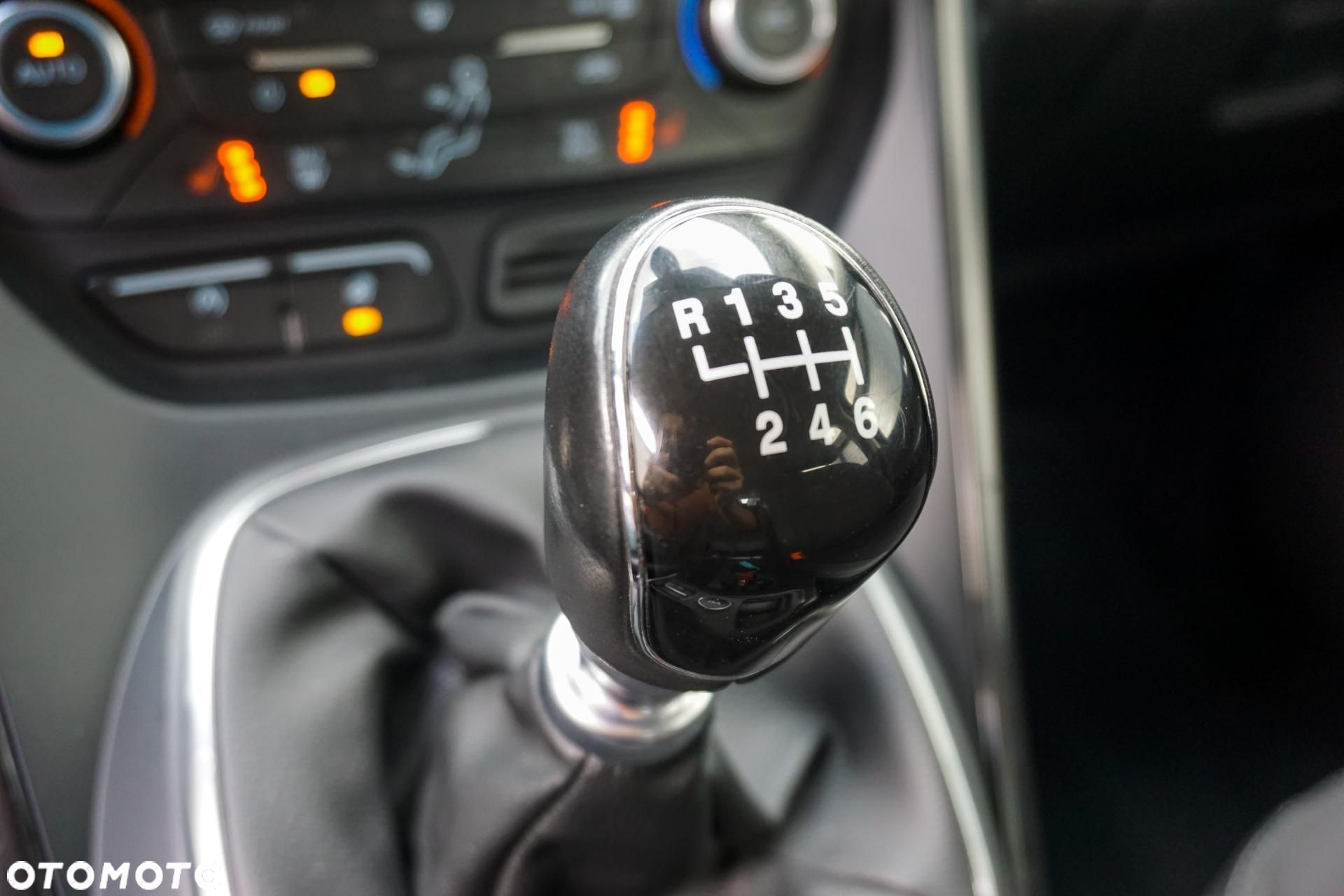 Ford Kuga - 26