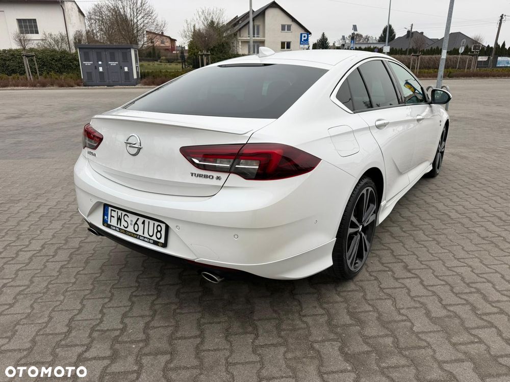 Opel Insignia 2.0 T 4x4 Innovation S&S - 9