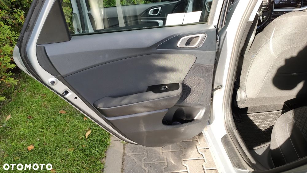 Kia Ceed 1.6 CRDi SCR M DCT - 11