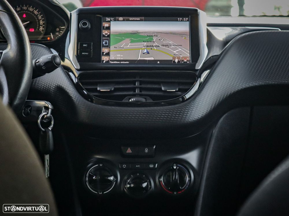 Peugeot 2008 1.6 BlueHDi Style - 24