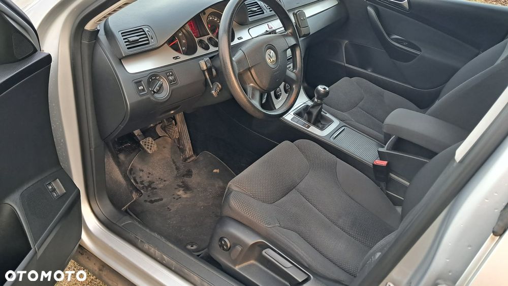 Volkswagen Passat 1.8 TSI Individual - 9