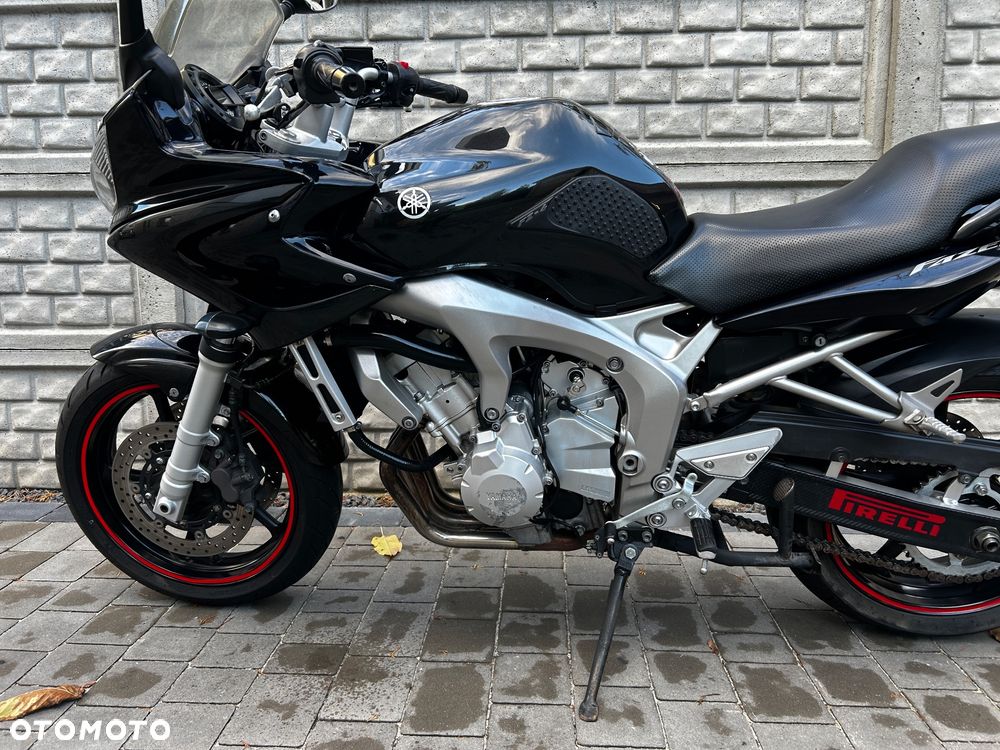 Yamaha FZS - 18