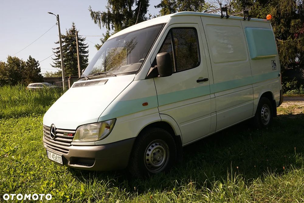 Mercedes-Benz Sprinter - 1