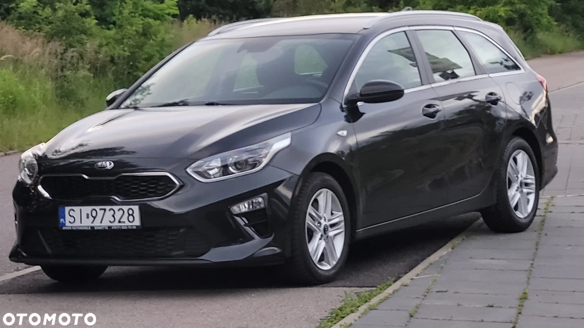 Kia Ceed - 10