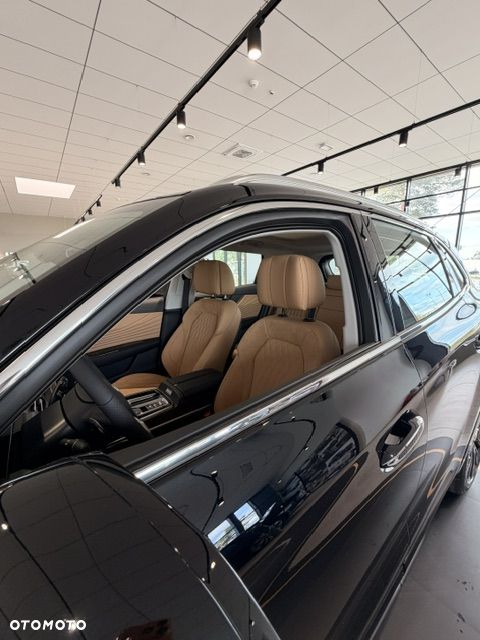 Hongqi HS5 - 13