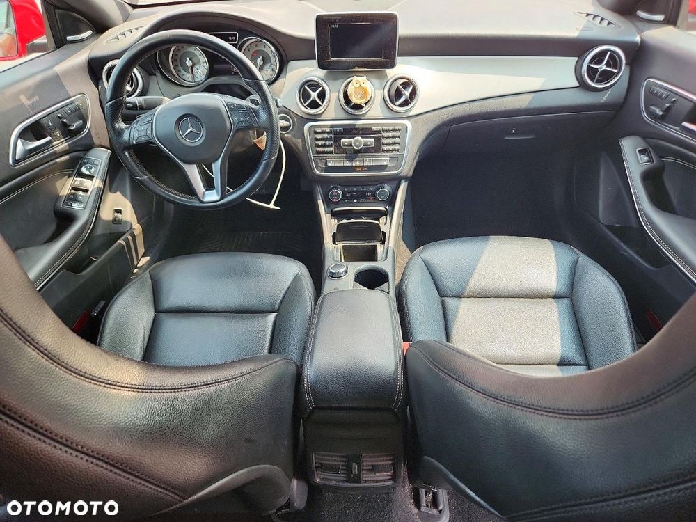 Mercedes-Benz CLA 250 4Matic 7G-DCT AMG Line - 8