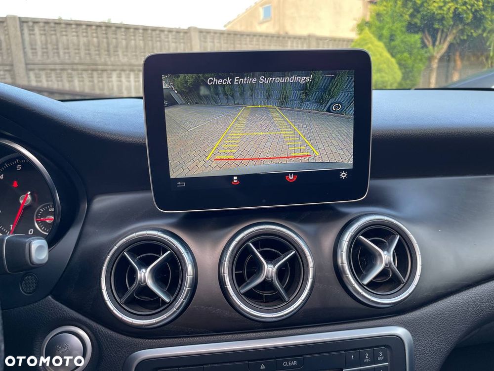 Mercedes-Benz CLA 250 4Matic 7G-DCT AMG Line - 14