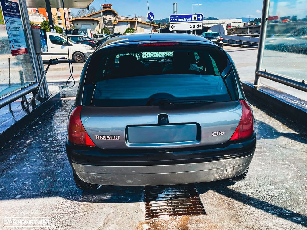 Renault Clio 1.9 D RN - 6