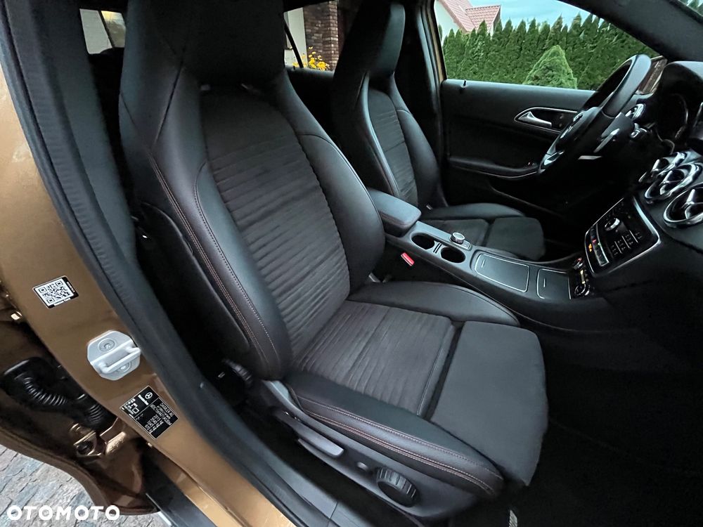 Mercedes-Benz GLA 220 4-Matic AMG Line - 19
