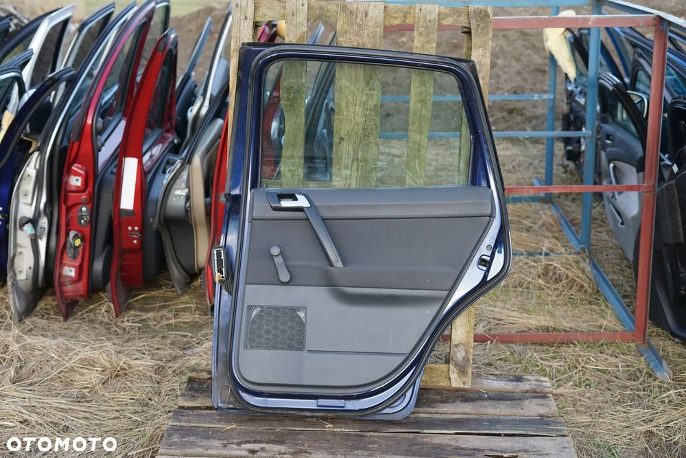 Drzwi tył tylne prawe VW Polo IV 9N 5d LB5N - 8