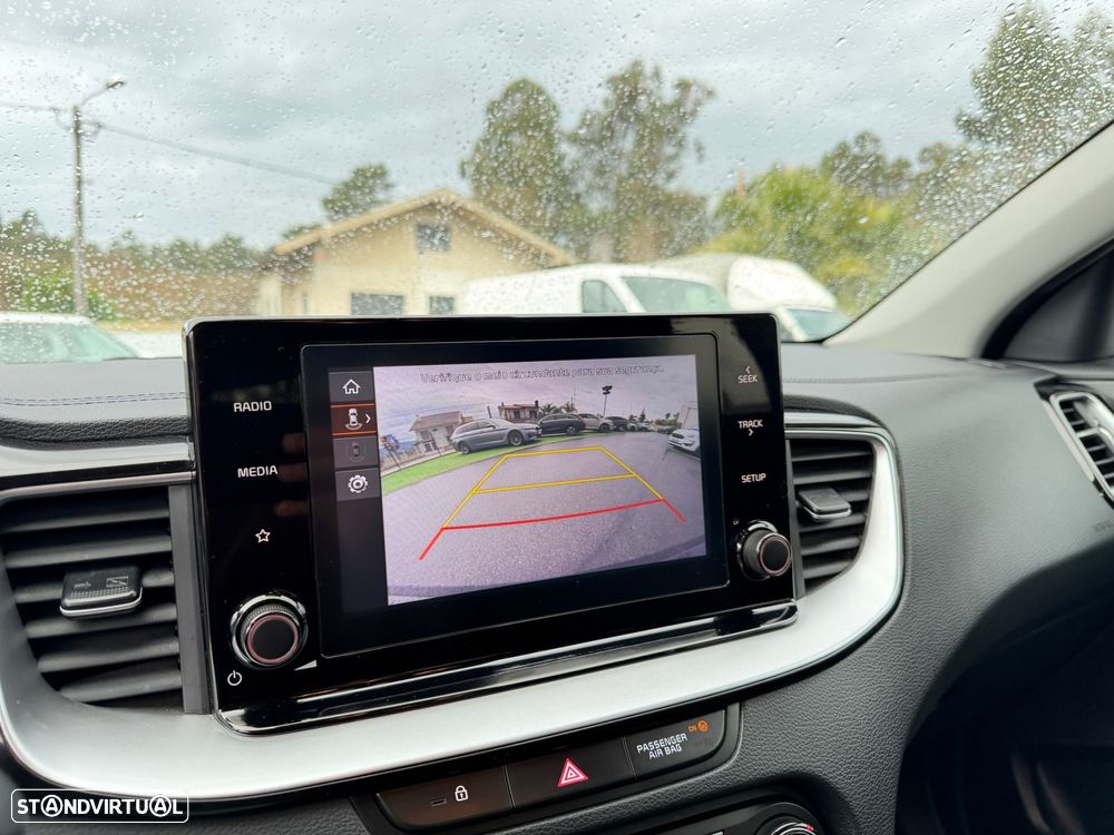 Kia Ceed SW 1.6 CRDi MHEV Dynamic - 13