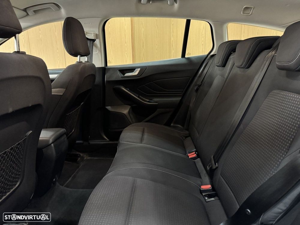 Ford Focus SW 1.5 TDCi EcoBlue ST-Line - 20
