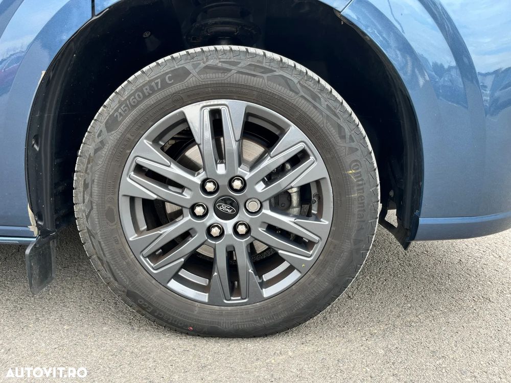 Ford Tourneo Custom - 24